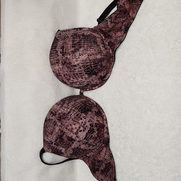 PINK Victoria's Secret Other - Pink Victoria's Secret 36DD Super Push up